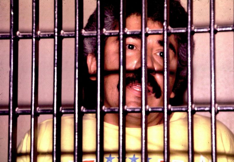 &copy; Reuters. رافائيل كارو كينتيرو أحد أباطرة المخدرات يظهر خلف القضبان في صورة غير مؤرخة من أرشيف رويترز 