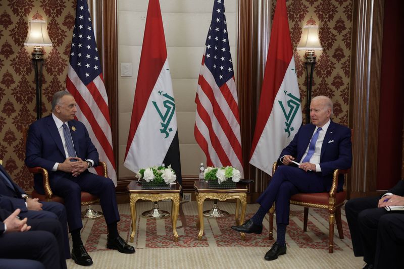 © Reuters. U.S. President Joe Biden meets with Iraqi Prime Minister Mustafa al-Kadhimi, in Jeddah, Saudi Arabia, July 16, 2022. REUTERS/Evelyn Hockstein