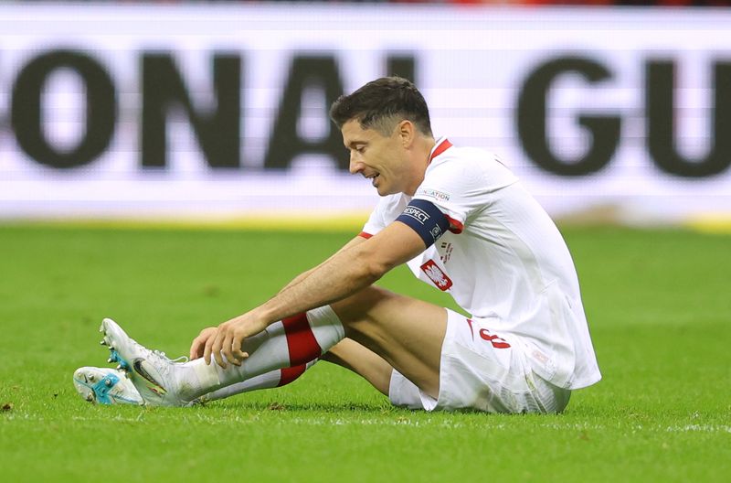 &copy; Reuters. FOTO DO ARQUIVO: Futebol Futebol - Liga das Nações da UEFA - Grupo D - Polônia x Bélgica - PGE Narodowy, Varsóvia, Polônia - 14 de junho de 2022. Robert Lewandowski, jogador polonês. REUTERS/Kacper Pempel