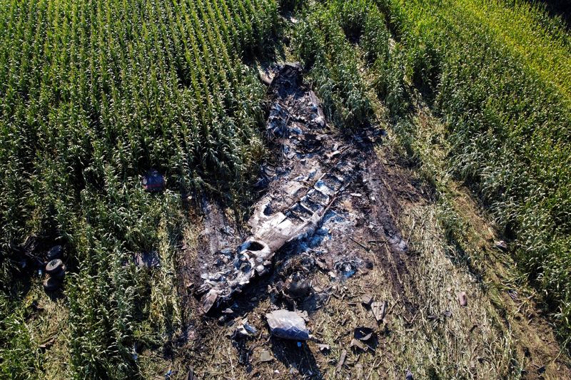 &copy; Reuters. Debris is seen at the crash site of an Antonov An-12 cargo plane owned by a Ukrainian company, near Kavala, Greece, July 17, 2022. REUTERS/Alkis Konstantinidis