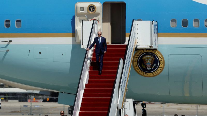 Boeing says 'lessons learned' from costly Air Force One deal