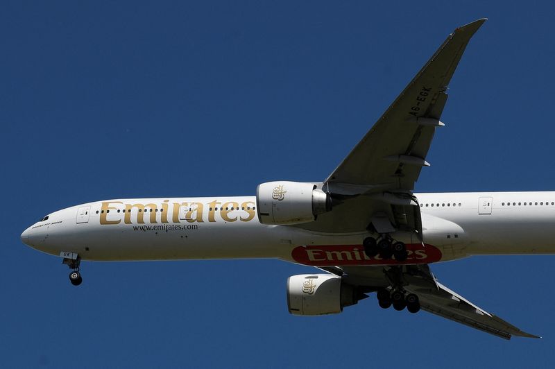 &copy; Reuters. FILE PHOTO: An Emirates passenger plane comes in to land at London Heathrow airport, Britain, May 21, 2020. REUTERS/Toby Melville/