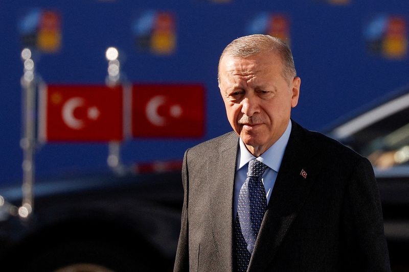 &copy; Reuters. Imagen de archivo del presidente de Turquía, Recep Tayyip Erdogan, asistiendo a una cumbre de la OTAN en Madrid, España. 30 de junio, 2022. REUTERS/Susana Vera/Archivo