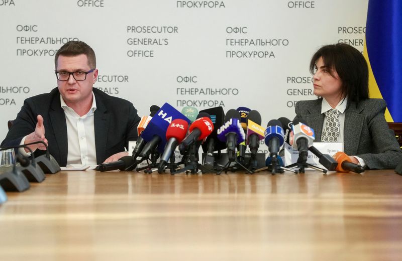 © Reuters. Ivan Bakanov, chefe do Serviço de Segurança da Ucrânia, e Iryna Venediktova, procuradora-geral do país, participam de uma coletiva de imprensa em Kiev antes de terem sido afastados
11/05/2021
REUTERS/Valentyn Ogirenko