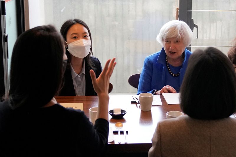 &copy; Reuters. U.S. Treasury Secretary Janet Yellen attends a lunch meeting with women entrepreneurs in Seoul, South Korea, July 19, 2022. Lee Jin-man/Pool via REUTERS