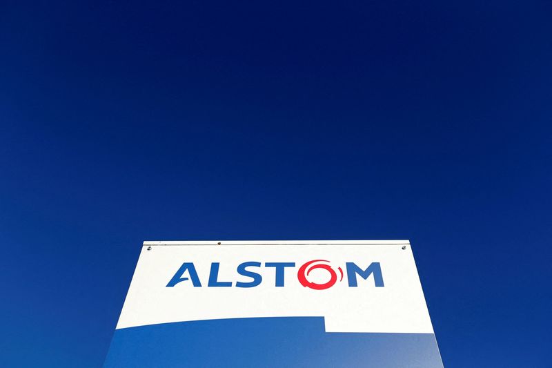 © Reuters. FILE PHOTO: A logo of Alstom is seen at the Alstom's plant in Semeac near Tarbes, France, February 15, 2019.   REUTERS/Regis Duvignau/File Photo