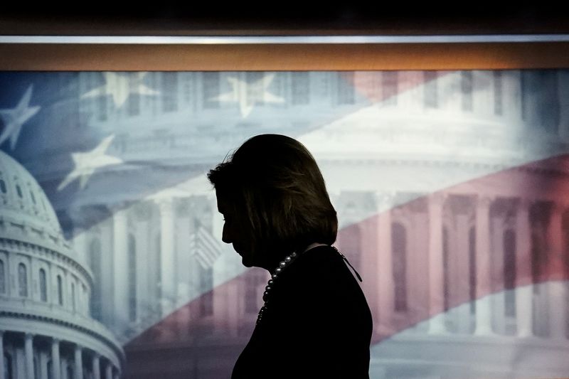 &copy; Reuters. FOTO DE ARCHIVO: La presidenta de la Cámara de Representantes de Estados Unidos, Nancy Pelosi, tras una conferencia de prensa celebrada en Washington D. C., EEUU, el 14 de julio de 2022. REUTERS/Elizabeth Frantz