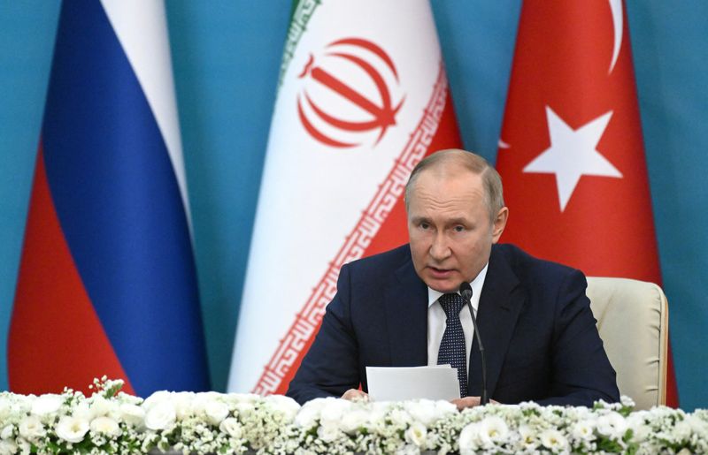 © Reuters. Russian President Vladimir Putin attends a news conference following the Astana Process summit in Tehran, Iran July 19, 2022. Sputnik/Grigory Sysoev/Pool via REUTERS 