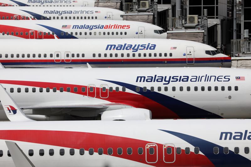 &copy; Reuters. FILE PHOTO: Malaysia Airlines planes are seen parked at Kuala Lumpur International Airport, amid the coronavirus disease (COVID-19) outbreak in Sepang, Malaysia October 6, 2020. REUTERS/Lim Huey Teng
