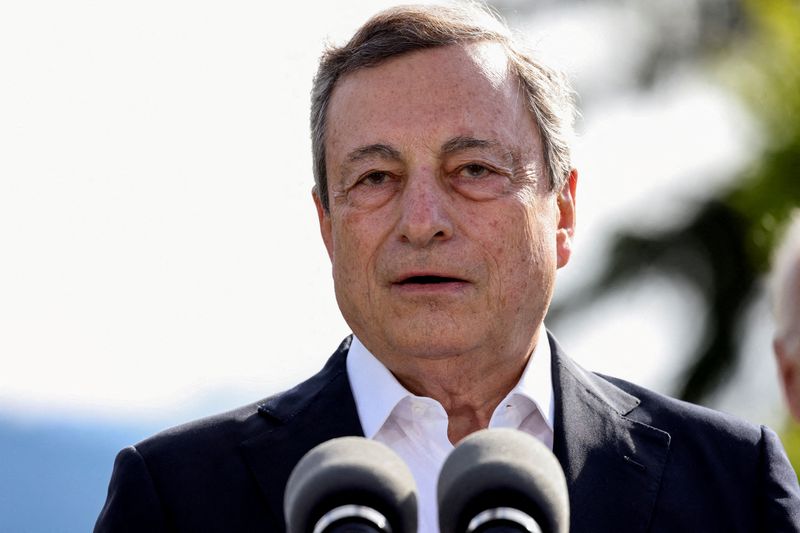&copy; Reuters. FILE PHOTO: Italian Prime Minister Mario Draghi speaks during the first day of the G7 leaders' summit at Bavaria's Schloss Elmau castle, near Garmisch-Partenkirchen, Germany, June 26, 2022. REUTERS/Lukas Barth/Pool