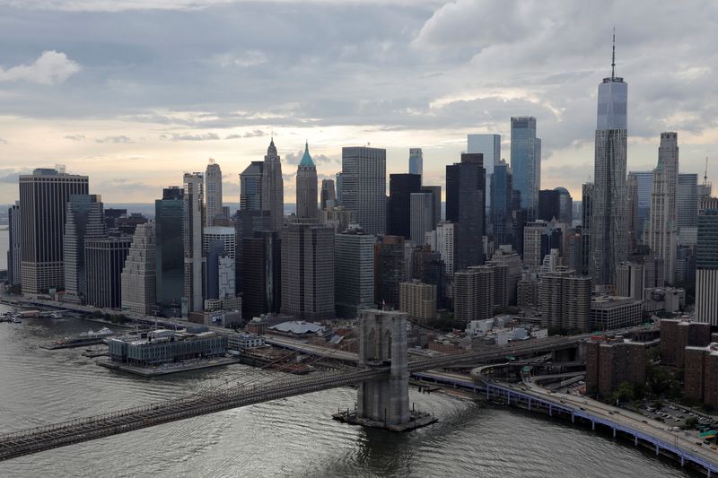 &copy; Reuters. FILE PHOTO: Downtown Manhattan's skyline is seen in New York City, U.S., August 21, 2021. REUTERS/Andrew Kelly/