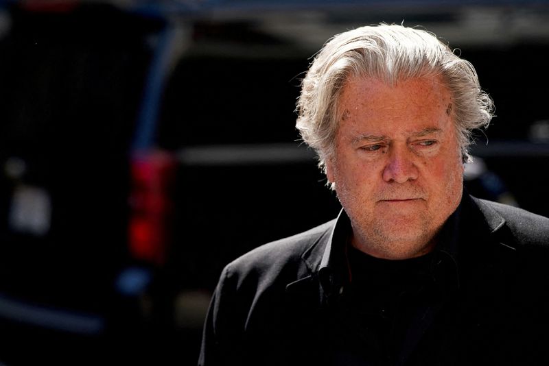 Prosecutors set to urge conviction of Trump ex-adviser Bannon