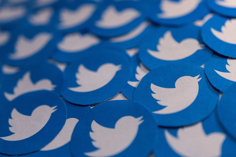 &copy; Reuters. FILE PHOTO: Printed Twitter logos are seen in this picture illustration taken April 28, 2022. REUTERS/Dado Ruvic/Illustration/File Photo 
