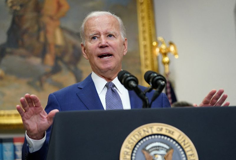 &copy; Reuters. FILE PHOTO: U.S. President Joe Biden speaks before signing an executive order to help safeguard women's access to abortion and contraception after the Supreme Court last month overturned Roe v Wade decision that legalized abortion, at the White House in W