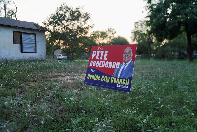&copy; Reuters. FILE PHOTO: A political sign for Pete Arredondo, the Uvalde School District police chief, is seen in Uvalde, Texas, U.S. May 29, 2022. REUTERS/Veronica G. Cardenas 