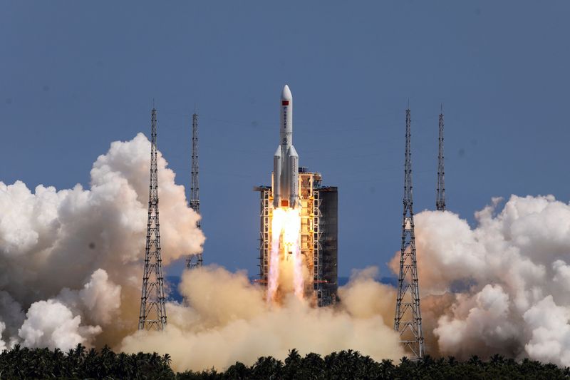 China lanza el segundo módulo de su estación espacial, Wentian