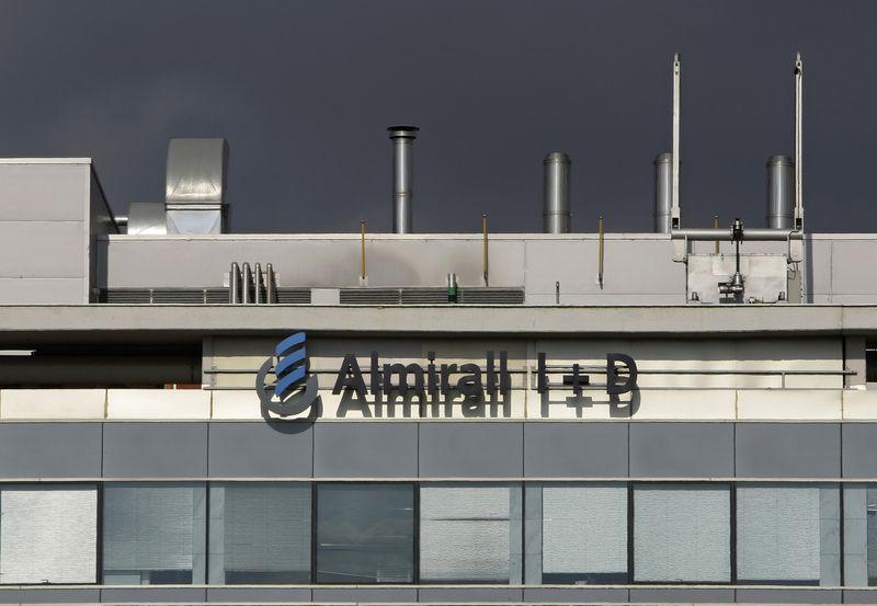 &copy; Reuters. FOTO DE ARCHIVO: El centro de investigación de Almirall en Sant Feliú de Llobregat