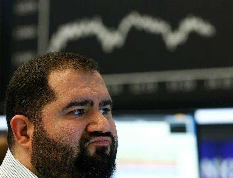 &copy; Reuters. Les principales Bourses européennes cèdent du terrain en début de séance lundi. À Paris, le CAC 40 perd 0,43%. À Londres, le FTSE 100 cède 0,24% et à Francfort, le Dax recule de 0,6%. /Photo d'archives/REUTERS/Ralph Orlowski