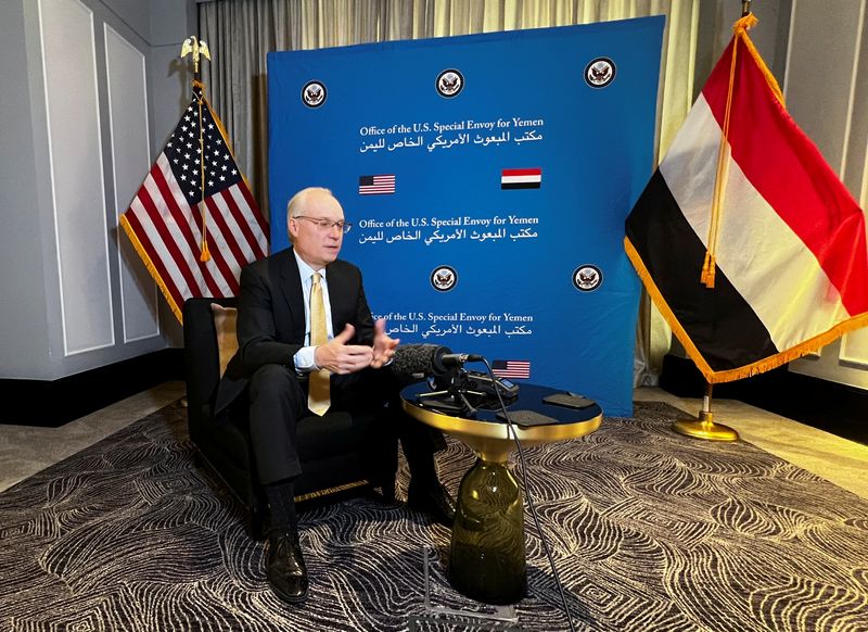 &copy; Reuters. المبعوث الأمريكي الخاص إلى اليمن تيم ليندركينج خلال مقابلة مع رويترز مع رويترز في عمان يوم 2 ابريل نيسان 2022. تصوير: رويترز.