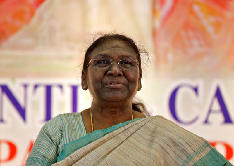 &copy; Reuters. Droupadi Murmu, nova presidente da Índia, em encontro antes das eleições presidenciais, em Ahmedabad, Índia
17/07/2022 REUTERS/Amit Dave