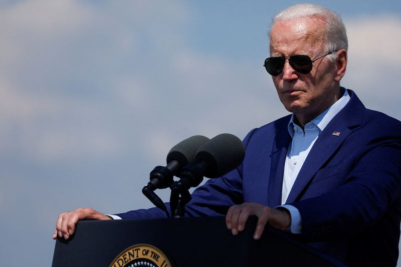 &copy; Reuters. FILE PHOTO: U.S. President Joe Biden delivers remarks on climate change and renewable energy at the site of the former Brayton Point Power Station in Somerset, Massachusetts, U.S. July 20, 2022. REUTERS/Jonathan Ernst/File Photo