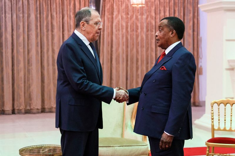 &copy; Reuters. Presidente da República do Congo, Denis Sassou Nguesso, recebe chanceler russo, Sergei Lavrov, em Oyo
25/07/2022
Ministério das Relações Exteriores da Rússia/Divulgação via REUTERS