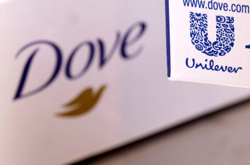 &copy; Reuters. FILE PHOTO: Unilever logo is seen on a Dove soap box in this illustration taken on January 17, 2022. REUTERS/Dado Ruvic/Illustration