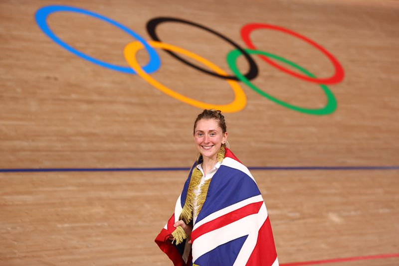 &copy; Reuters. متسابقة الدراجات البريطانية لورا كيني في أولمبياد طوكيو 2020. صورة من أرشيف رويترز