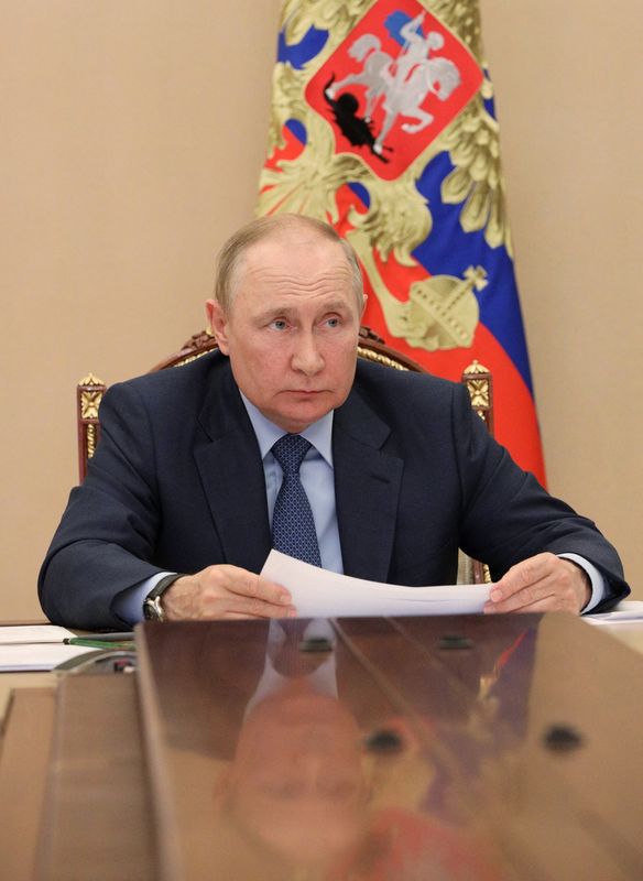 &copy; Reuters. الرئيس الروسي فلاديمير بوتين في موسكو يوم 25 يوليو تموز 2022. صورة من سبوتنيك.