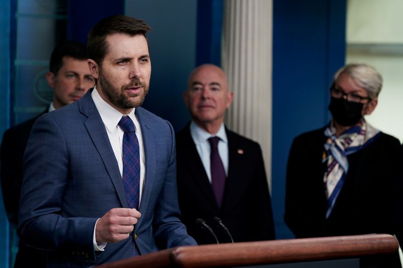 &copy; Reuters. FILE PHOTO: White House economic advisor Brian Deese speaks during a briefing about the bipartisan infrastructure law at the White House in Washington, U.S., May 16, 2022. REUTERS/Elizabeth Frantz