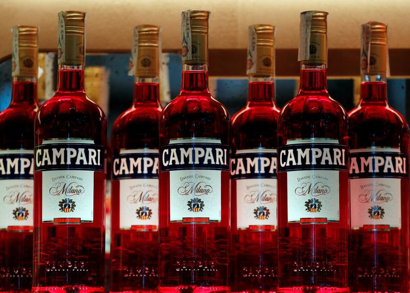 &copy; Reuters. FILE PHOTO: Campari bottles are seen in a bar in Milan, Italy, September 4, 2018. REUTERS/Stefano Rellandini