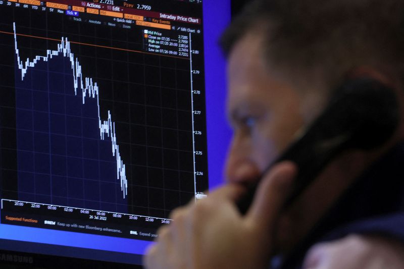 &copy; Reuters. A trader works on the floor of the New York Stock Exchange (NYSE) in New York City, U.S., July 26, 2022.  REUTERS/Brendan McDermid