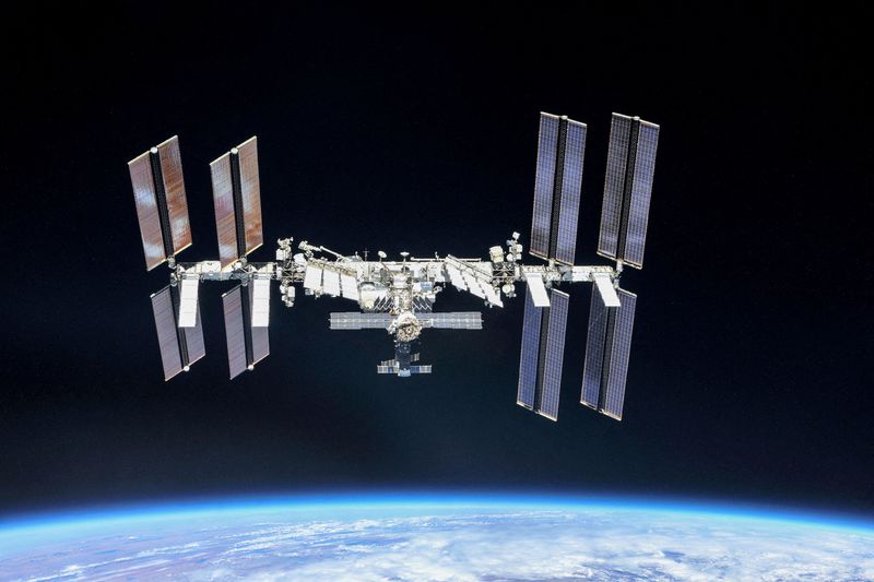 &copy; Reuters. محطة الفضاء الدولية في صورة التقطت بواسطة طاقم بعثة من مركبة الفضاء سويوز. أرشيف رويترز.