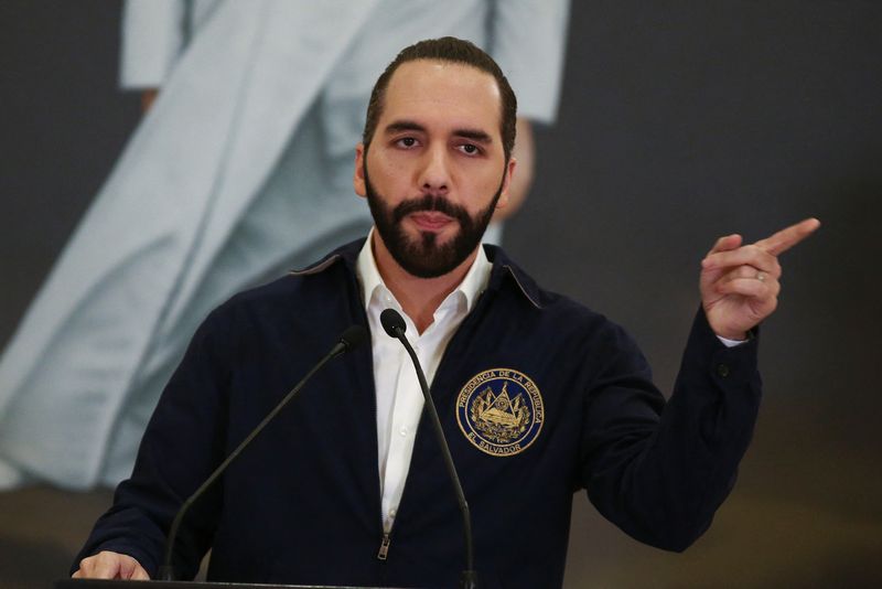 &copy; Reuters. FILE PHOTO: El Salvador's President Nayib Bukele speaks during a news conference about three police officers killed in an attack, in San Salvador, El Salvador, June 28, 2022. REUTERS/Jose Cabezas