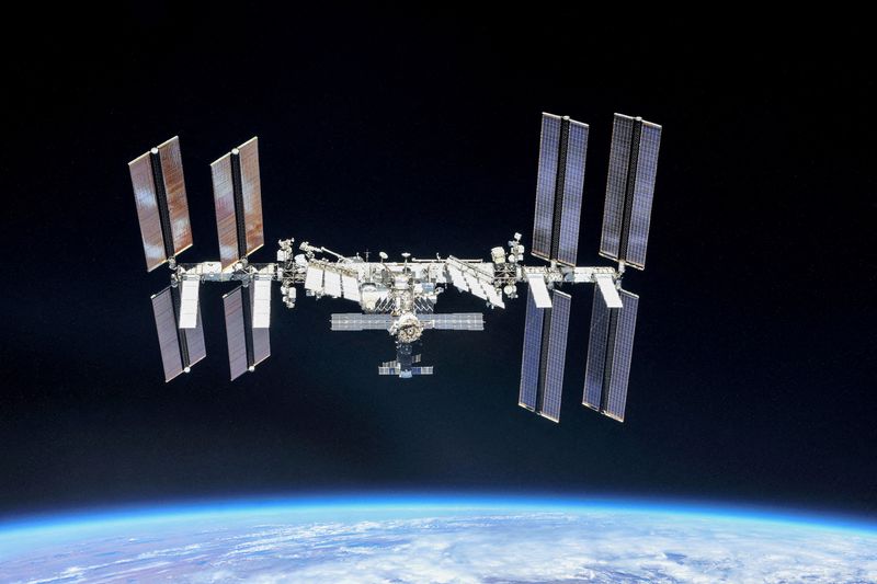 &copy; Reuters. محطة الفضاء الدولية في صورة التقطها طاقم بعثة من مركبة الفضاء سويوز. صورة من أرشيف رويترز.
