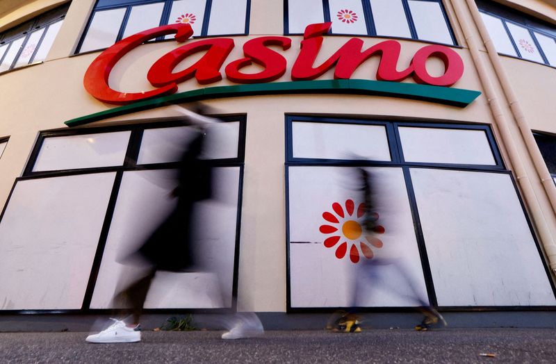 &copy; Reuters. FILE PHOTO: People walk past a Casino supermarket in Nice, France, January 31, 2022. REUTERS/Eric Gaillard