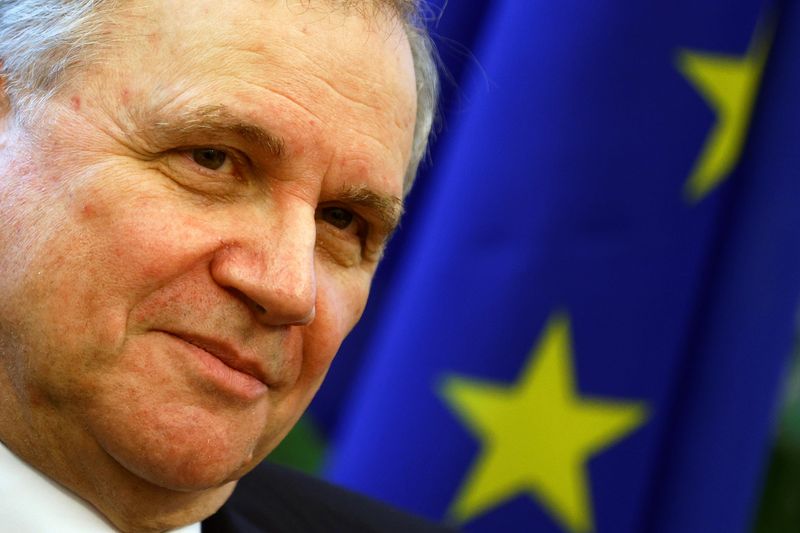 &copy; Reuters. FILE PHOTO: I European Central Bank Governing Council member Ignazio Visco looks on during an interview with Reuters, in Rome, Italy, May 31, 2021. REUTERS/Guglielmo Mangiapane