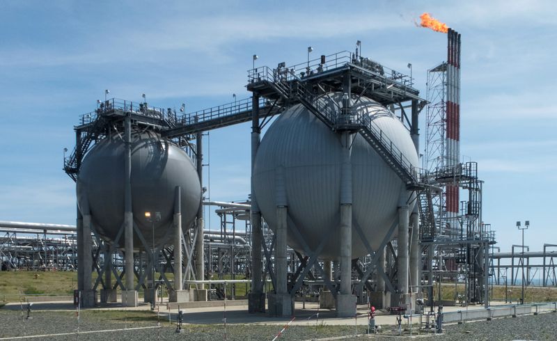 &copy; Reuters. FOTO DE ARCHIVO: Una vista general de la planta de gas natural licuado operada por Sakhalin Energy en Prigorodnoye en la isla del Pacífico de Sajalín, Rusia 15 de julio de 2021. Foto tomada el 15 de julio de 2021.  REUTERS/Vladimir Soldatkin