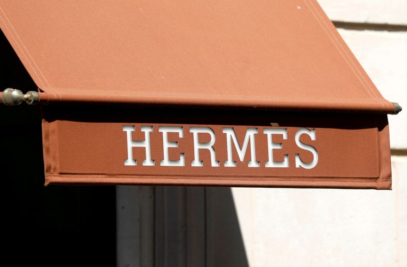 &copy; Reuters. Les ventes d'Hermès ont fortement augmenté au cours du deuxième trimestre, grâce à une croissance solide en Europe et aux États-Unis, et à un rebond important en Chine en juin, a dit vendredi le fabricant des sacs Birkin. /Photo d'archives/REUTERS/