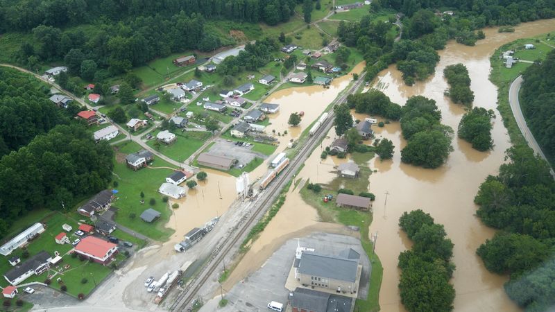 &copy; Reuters. A valley lies flooded as seen from a helicopter during a tour by Kentucky Governor Andy Beshear over eastern Kentucky, U.S. July 29, 2022.  Office of Governor Andy Beshear/Handout via REUTERS