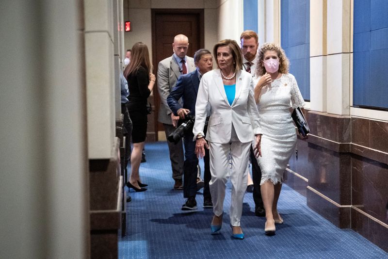 © Reuters. U.S. House Speaker Nancy Pelosi (D-CA) walks as Ukrainian first lady Olena Zelenska (not pictured) meets with members of the United States Congress, on Capitol Hill in Washington, U.S., July 20, 2022. Jabin Botsford/Pool via REUTERS