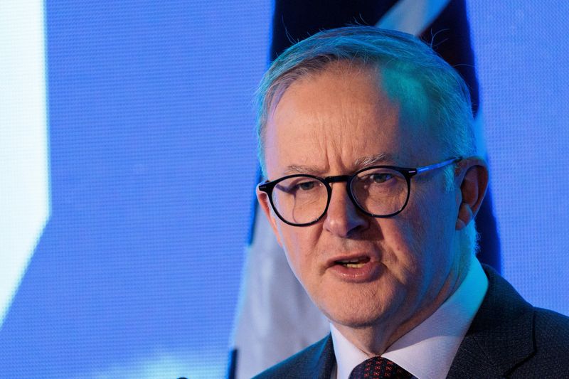 &copy; Reuters. FILE PHOTO: Australian Prime Minister Anthony Albanese speaks at the Sydney Energy Forum in Sydney, Australia July 12, 2022. Brook Mitchell/Pool via REUTERS/File Photo