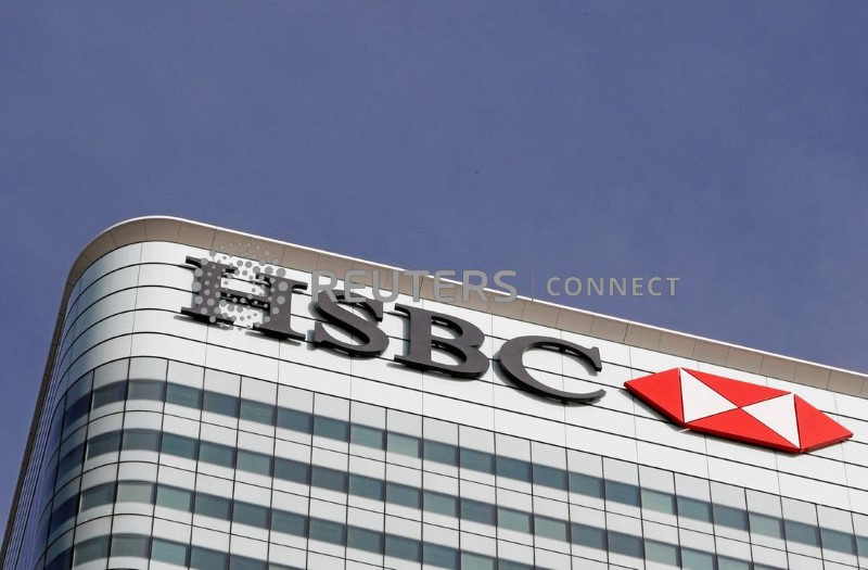 &copy; Reuters. HSBC a refusé lundi la proposition du groupe chinois Ping An, son premier actionnaire, de scinder ses activités asiatiques, une opération qui, selon la plus grande banque d'Europe, serait coûteuse, alors que l'établissement bancaire vient d'annoncer 