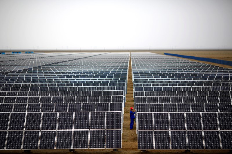 &copy; Reuters. Parque de energia solar na China
16/09/2013
REUTERS/Carlos Barria/File Photo
