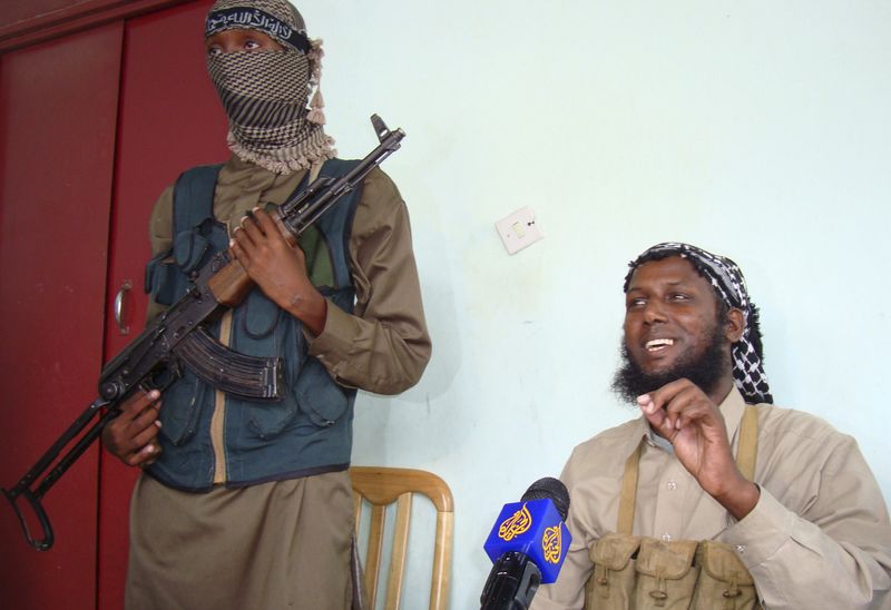 &copy; Reuters. الشيخ مختار روبو يتحدث للإعلاميين في الصومال. صورة من أرشيف رويترز