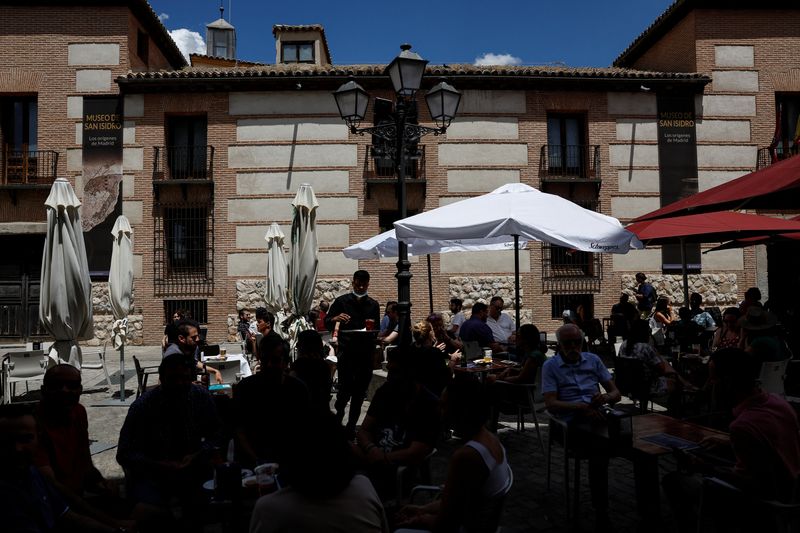 Spanish services sector growth slows slightly in July -PMI