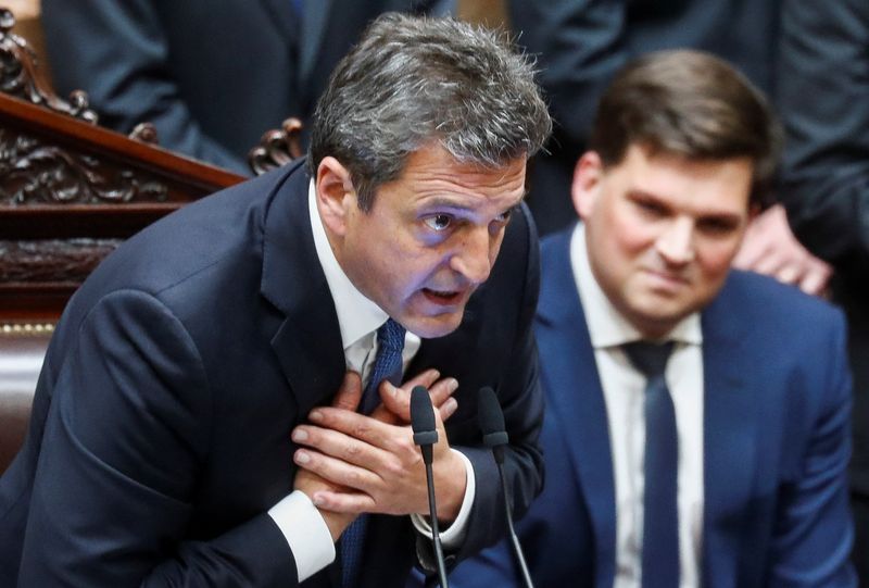 &copy; Reuters. FILE PHOTO - Argentina's President of the Chamber of Deputies Sergio Massa presents his resignation in front of the Parliament before being sworn-in as the new Economy Minister, in Buenos Aires, Argentina August 2, 2022. REUTERS/Agustin Marcarian