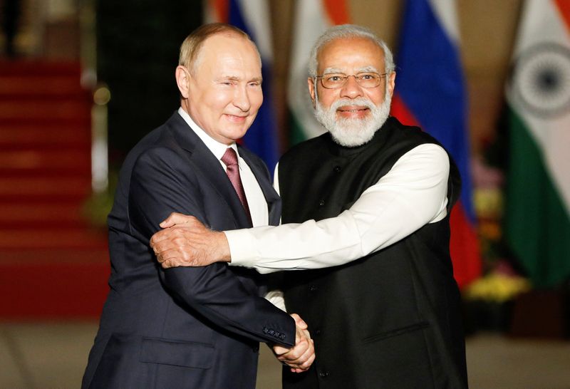 &copy; Reuters. インド商工省のスブラマニヤム商務次官は２日、記者団に対し、今後２カ月でインドとロシア及びスリランカとの２カ国間貿易額が最大計９０億ドルに達するとの見通しを示した。写真はロ