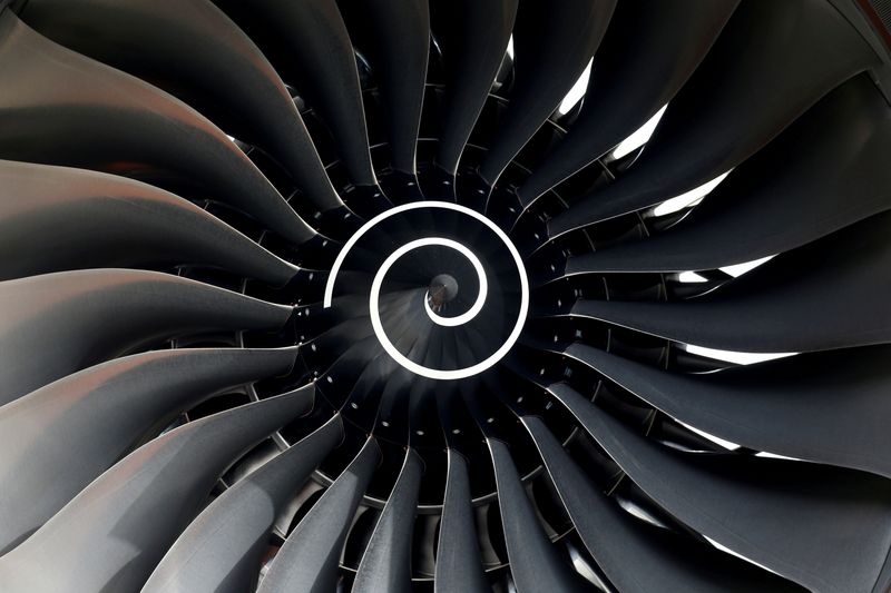 &copy; Reuters. 英航空機エンジン大手ロールスロイスが４日発表した上期決算は予想以上の減益となった。民間航空事業が不振だった。エアバス機のロールスロイス製エンジン、フランスで２０１９年撮影