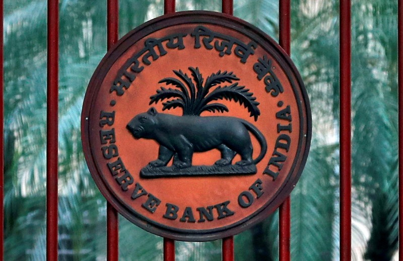 &copy; Reuters. 　８月５日、インド準備銀行（中央銀行）は、政策金利のレポレートを４．９０％から０．５０％ポイント引き上げ５．４０％にすると発表した。写真はインド準備銀行のロゴ。ニューデリ